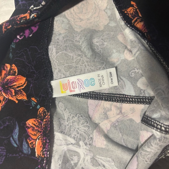 LuLaRoe Leggings - Skull and Floral Design - Picture 3 of 3